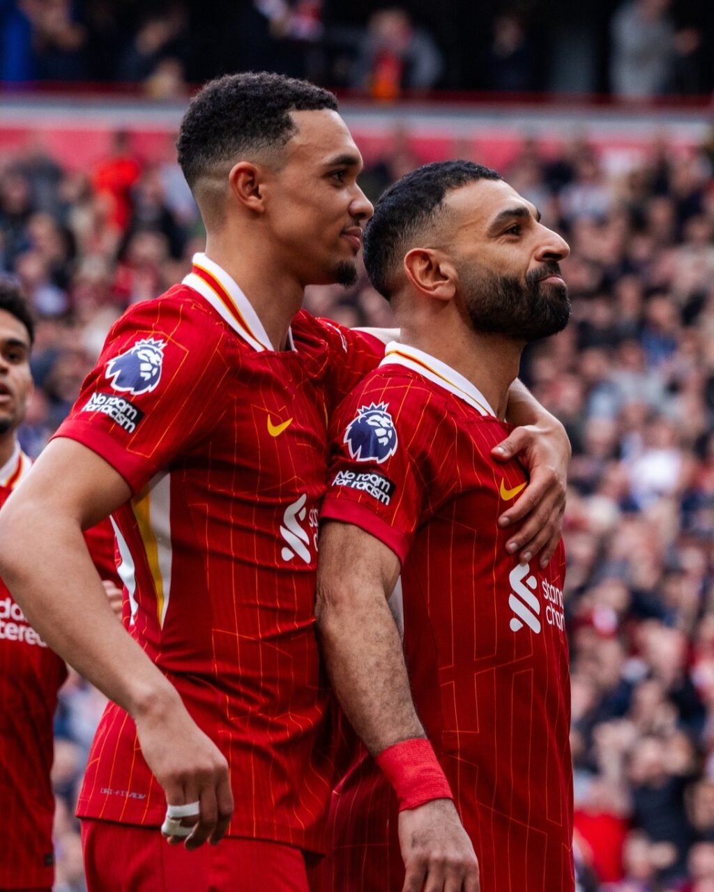 Liverpool Perlebar Jarak di Puncak