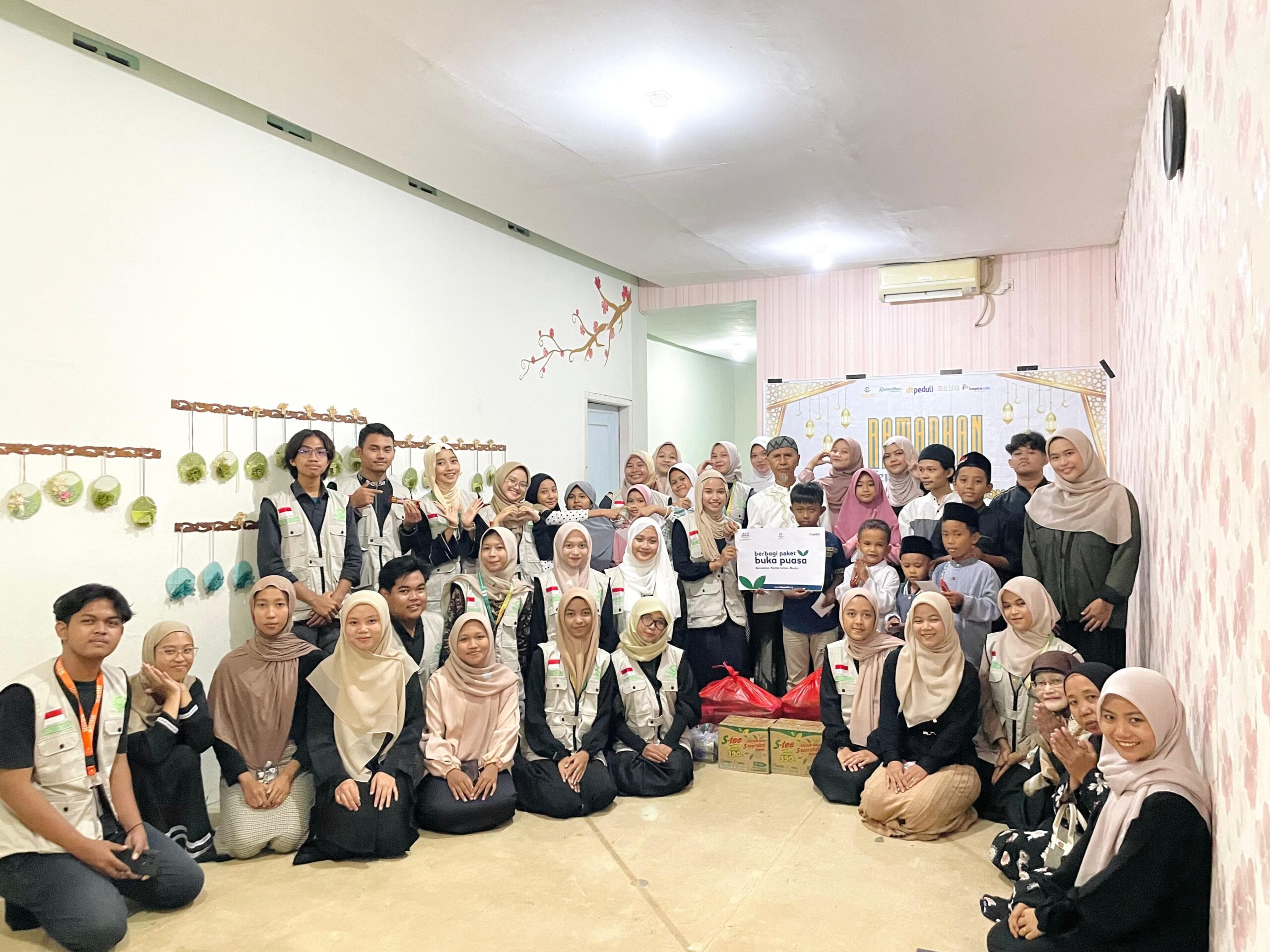 Pelita Intan Muda Cirebon Gelar Acara Santunan dan Buka Bersama