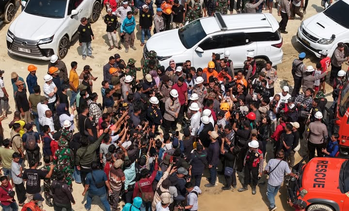 Ditemukan 10 Korban Jiwa Bencana Longsor Galian C Gunung Kuda Cirebon, 11 Korban Dalam Pencarian