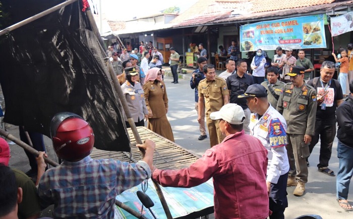 Kawasan Wisata Trusmi Cirebon Ditertibkan dari PKL dan Parkir Liar