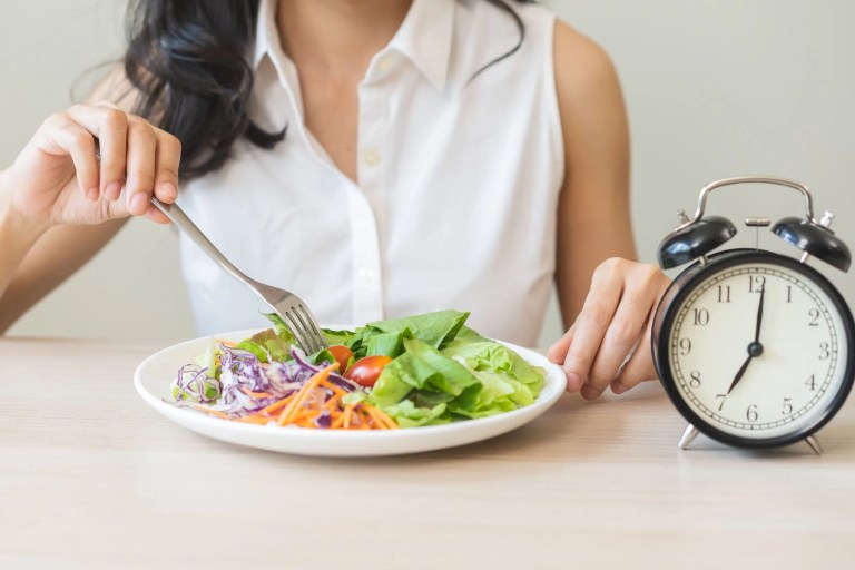 Pahami Jam Makan Efektif Bagi yang Sedang Melakukan Diet