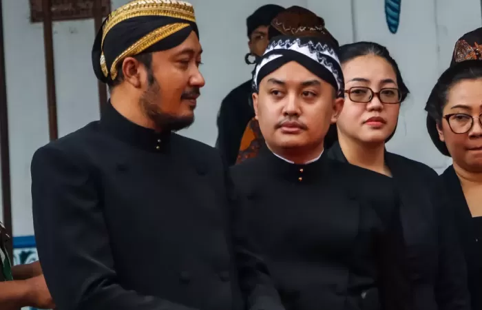 Konflik Perebutan Tahta Dua Putra Kesunanan Surakarta Saling Mendeklarasikan Diri Sebagai Raja